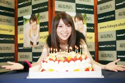 21歳の誕生日を迎え、「もっと貪欲（どんよく）にいきたい」と語った大島優子
