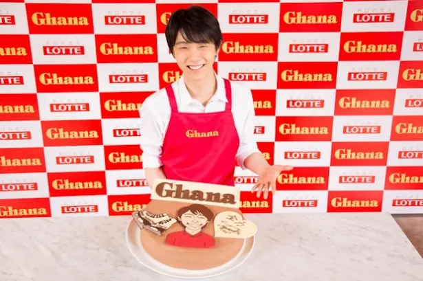 羽生結弦選手が作ったチョコレートを載せたチョコレートケーキ