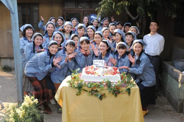 「ひよっこ」共演者が24歳を迎えた有村架純をお祝い！