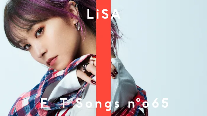 代表曲でもある「Catch the Moment」を披露するLiSA