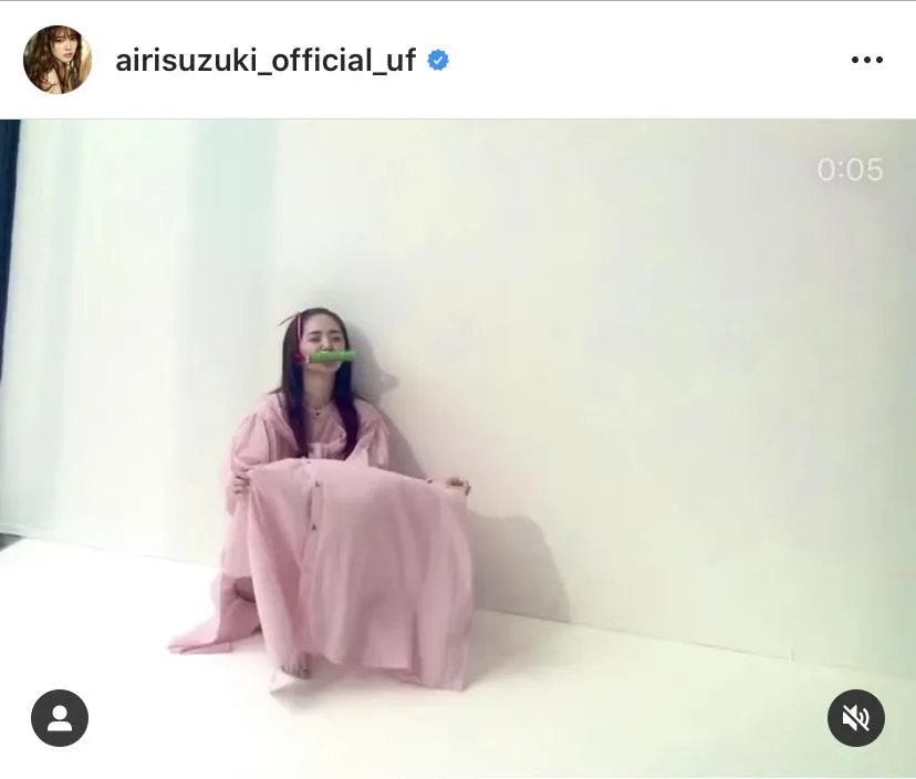 ※鈴木愛理公式Instagram(airisuzuki_official_uf)より