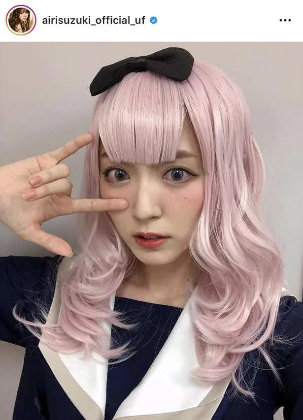 【写真を見る】鈴木愛理、久々の“制服姿”や「鬼滅の刃」禰豆子のコスプレ姿を公開！