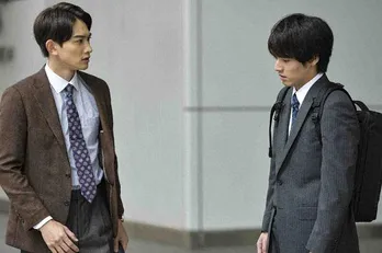 町田啓太“黒沢”の元カノ疑惑の美女登場に、赤楚衛二“安達”は心がざわつく<チェリまほ>