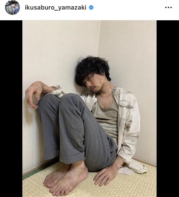 ※山崎育三郎公式Instagram(ikusaburo_yamazaki)のスクリーンショット