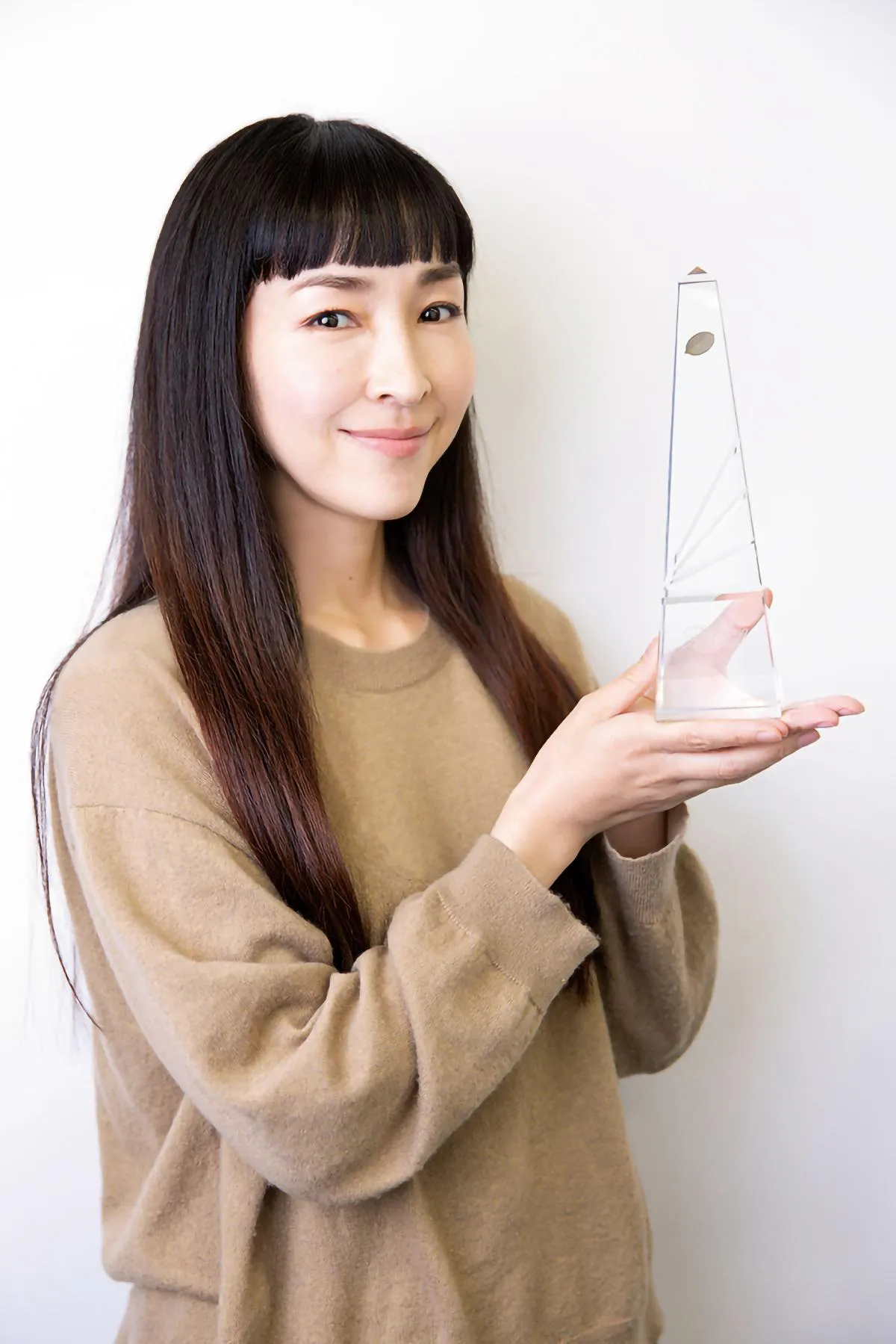 麻生久美子が第105回ドラマアカデミー賞で助演女優賞を受賞