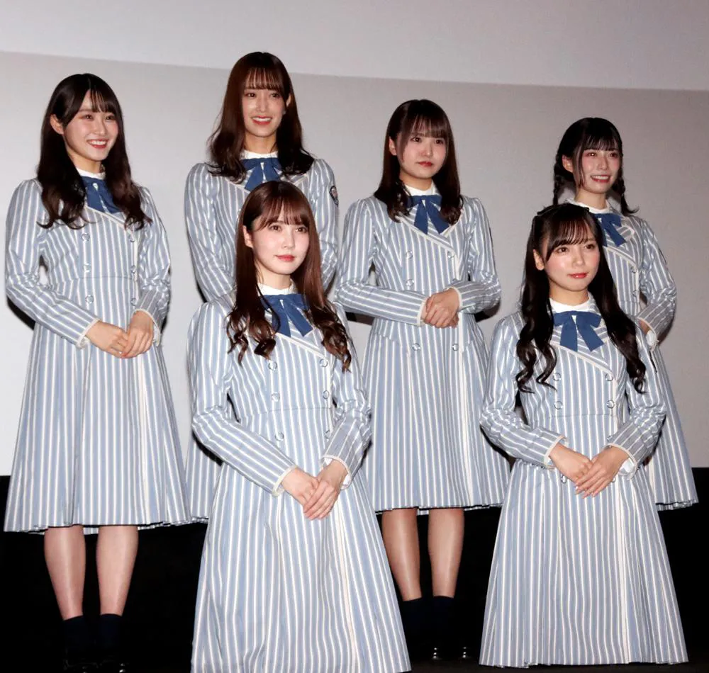 日向坂46メンバーが映画「3年目のデビュー」大ヒット＆ロングラン上映御礼舞台あいさつに登壇