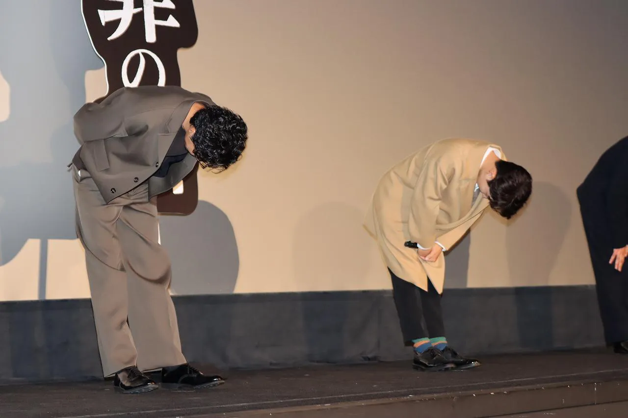 映画「罪の声」大ヒット舞台あいさつより