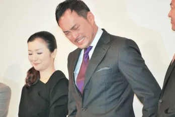 渡辺謙が主演映画「沈まぬ太陽」の舞台あいさつで号泣