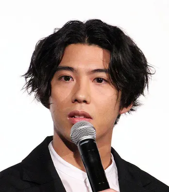 賀来賢人＆北村一輝＆柄本時生、豪華プライベートSHOTに“11.4万いいね！”の大反響「オフ感いい！」