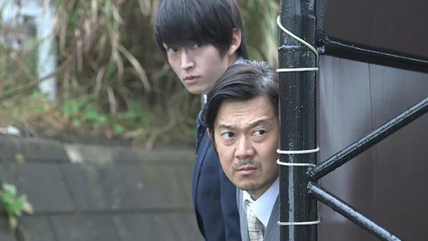 【写真を見る】2.5次元俳優和田雅成とアキラ100%が刑事となって“万引き家族”を追い詰める！