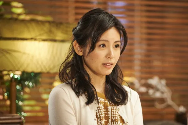 山下演じる主人公の初恋相手で、本作のヒロイン・真子を本仮屋ユイカが演じる