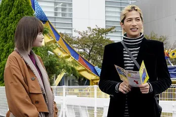 川口春奈“美久”、志尊淳“雅”のデートをトランシーバーで指示!<極主夫道>