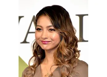 ゆきぽよ“めっかわ”ヘアカラー&オフショルニット姿に「バリ可愛い」とファン称賛