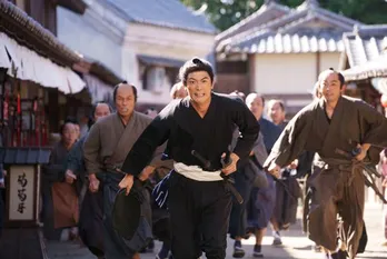 三浦春馬さんが魂のこもった演技を披露! 映画「天外者」五代友厚の人物像をひもとく