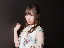 鈴木愛奈の2ndシングルを太陽も応援!?MV撮影で「日焼けしました(笑)」