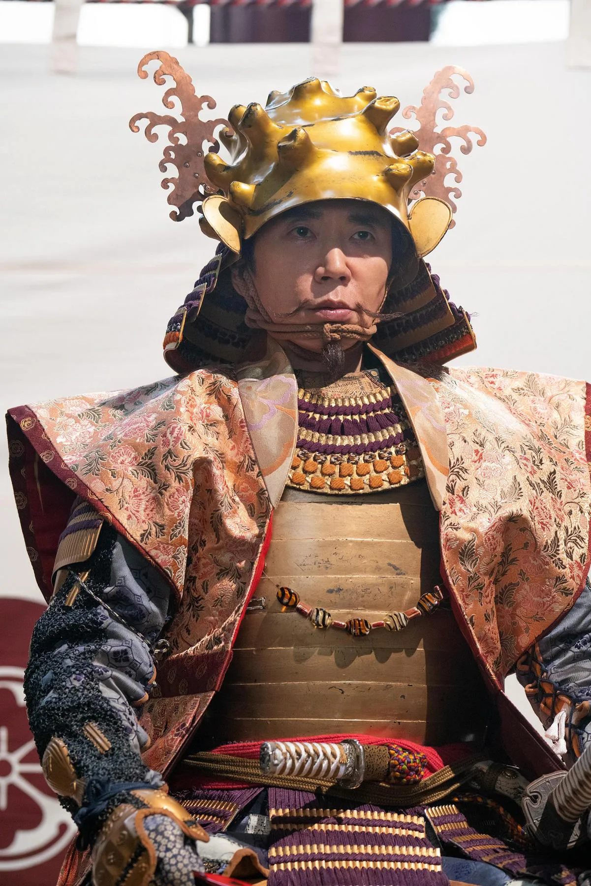 【写真を見る】ユースケ・サンタマリアが語る“金キラの甲冑に頭にはサザエ”の朝倉義景