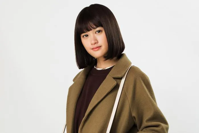 小西桜子が演じるのはデビュー作が大ヒットした24歳の新人女性小説家