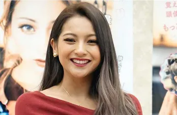 ゆきぽよ、“アプデ”されたミニスカサンタコスに反響続々「スタイル抜群」「かわサンタ発見」