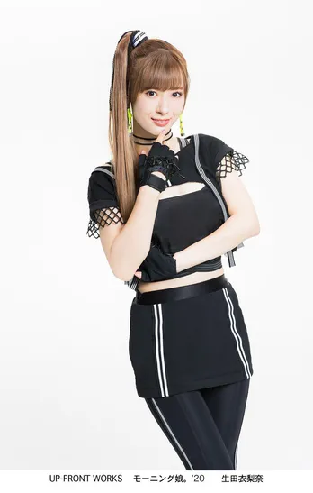 モー娘。生田衣梨奈、“サンタコス”を披露！“クリスマスは仕事”も「これが最高のリア充だと思ってます」