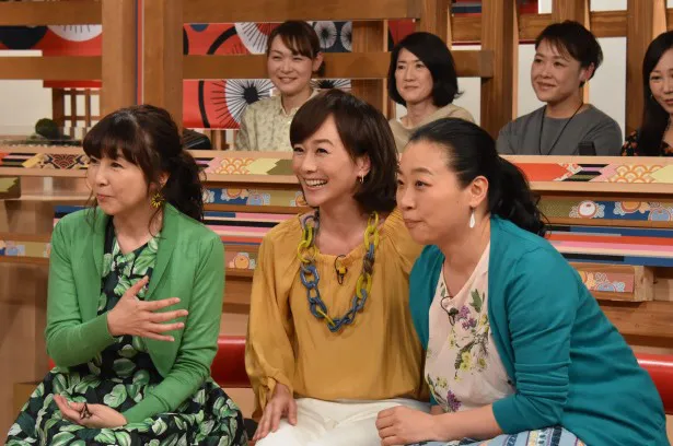 ”奥様ゲスト”の麻木久仁子、木佐彩子、いとうあさこ(写真左から)は、ミニドラマに大興奮