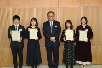 「第32回フジテレビヤングシナリオ大賞」が代理出産やLGBTを扱った『サロガシー』に決定