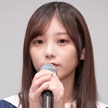 乃木坂46与田祐希、三期生メンバーから「なんでだろう~」でイジられる