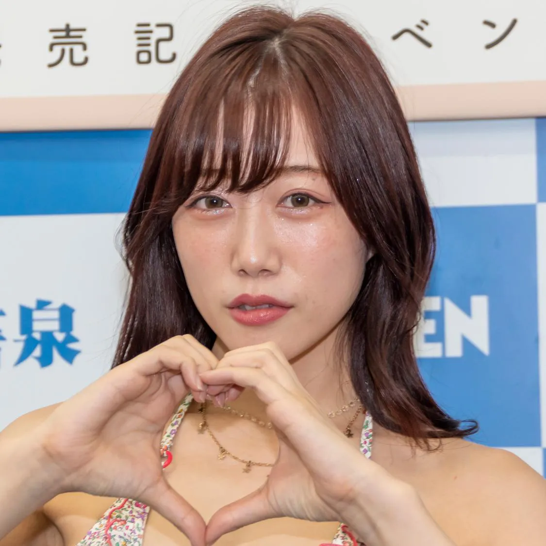 小湊優香DVD「僕の彼女はエステティシャン」(イーネット・フロンティア)取材会より