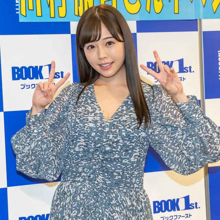 川村那月「2021年版カレンダー」(トライエックス)取材会より