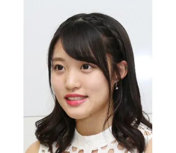 りんご娘・王林、太ももあらわな“大胆”脚線美SHOTにファンもん絶「履いてますか？」「攻め過ぎで眩しい」