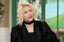 ROLAND、1日1食50円のパンを食べて生活した“下積み時代”明かす＜徹子の部屋＞