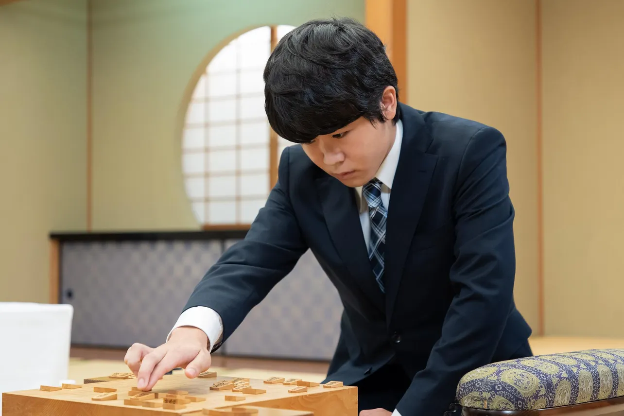 鈴木福が同世代の棋士・藤井聡太を演じる！「動画を見て練習しました