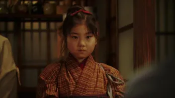 <おちょやん>井川遥“百合子”の圧倒的な美しさに…!毎田暖乃“千代”が運命の出会い