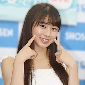 モー娘。牧野真莉愛、大人レディーに！華やかコーデ披露にファン「美人過ぎ泣いた」「こんなOLさんと出会える世界線どこ？」