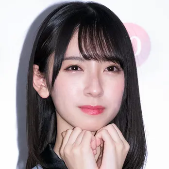 日向坂46金村美玖のサンタ帽姿に大反響「最高です」「お美しい」