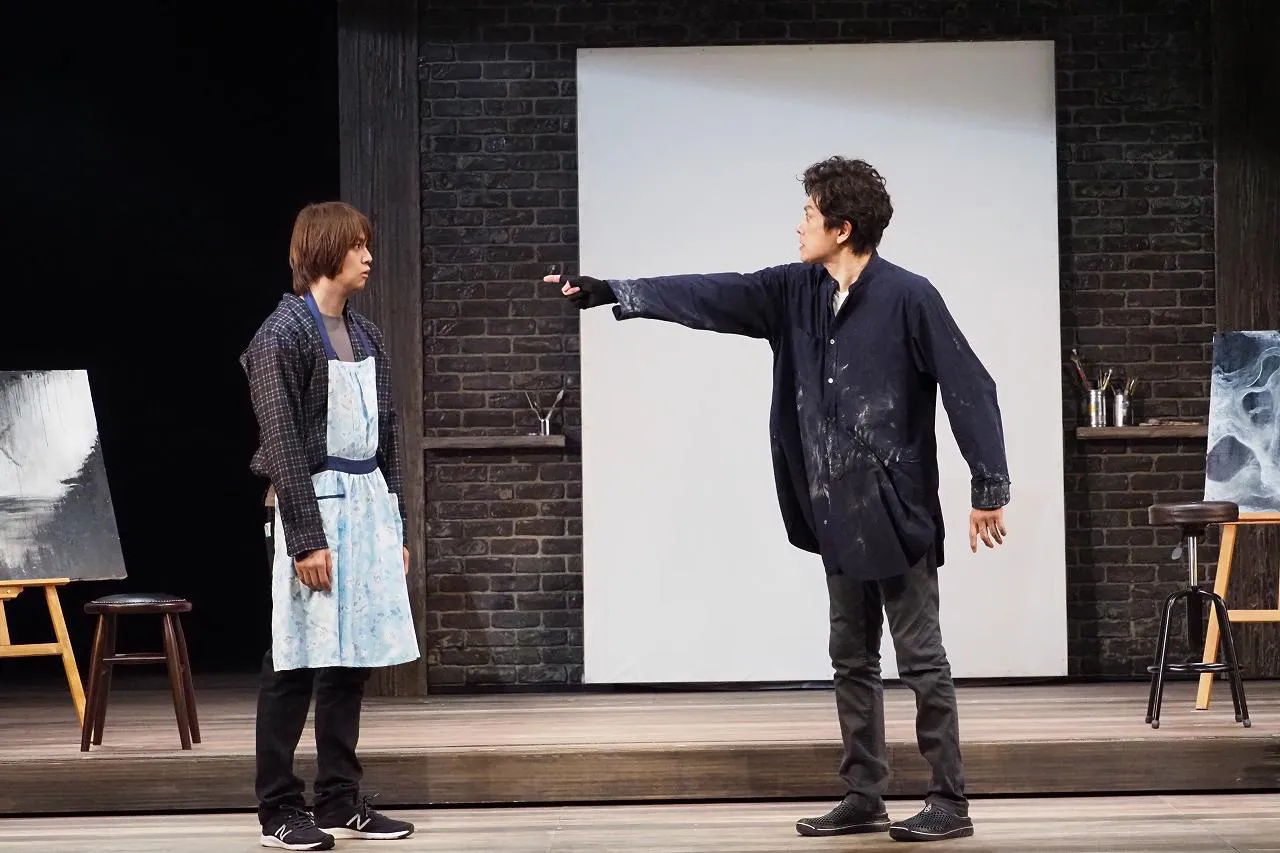 【写真を見る】大先輩・山口祐一郎と劇中で芝居合戦を繰り広げる浦井健治