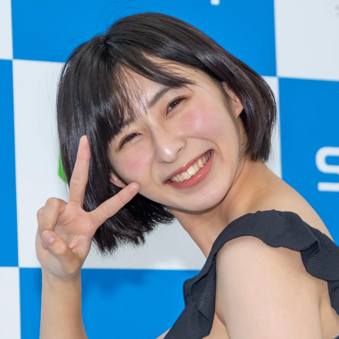 【写真を見る】屈託のない笑顔が印象的な星名莉菜