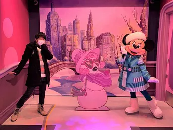 風間俊介、冬のディズニーリゾートの楽しみ方を紹介　グルメやミニーのファッションも