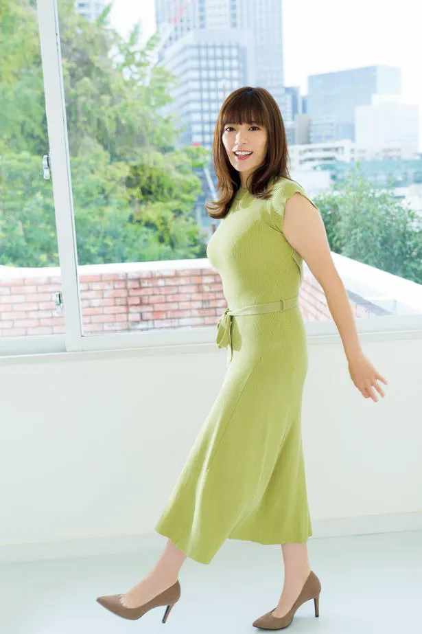 西野七瀬 肌見せshotで美脚披露 ニット着用の笑顔がキュートなグラビアも 画像3 3 芸能ニュースならザテレビジョン