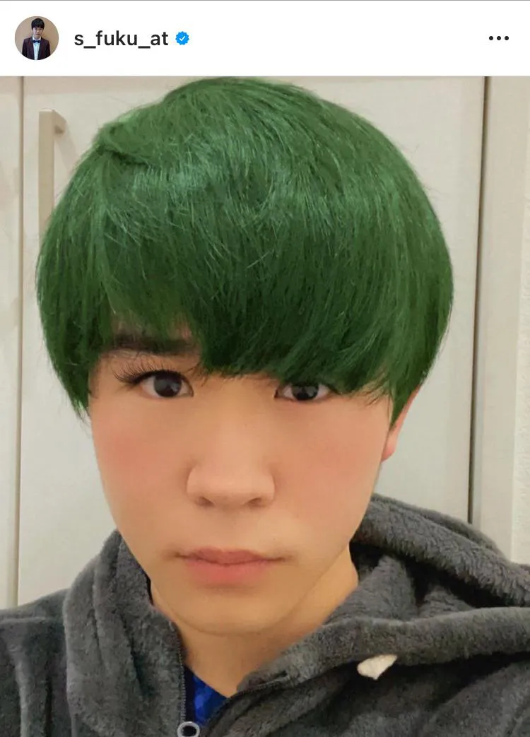 まつ毛に目が行ってしまう、鈴木福のグリーンヘアSHOT