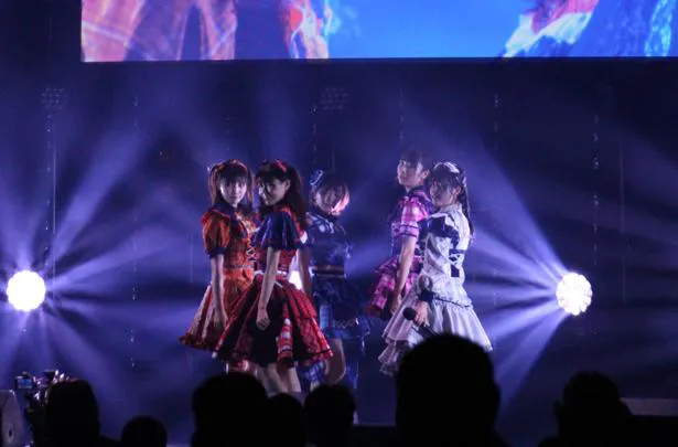 「TOKYO IDOL PROJECT × @JAMニューイヤープレミアムパーティ2021」のNewYear Stageに出演したFES☆TIVE