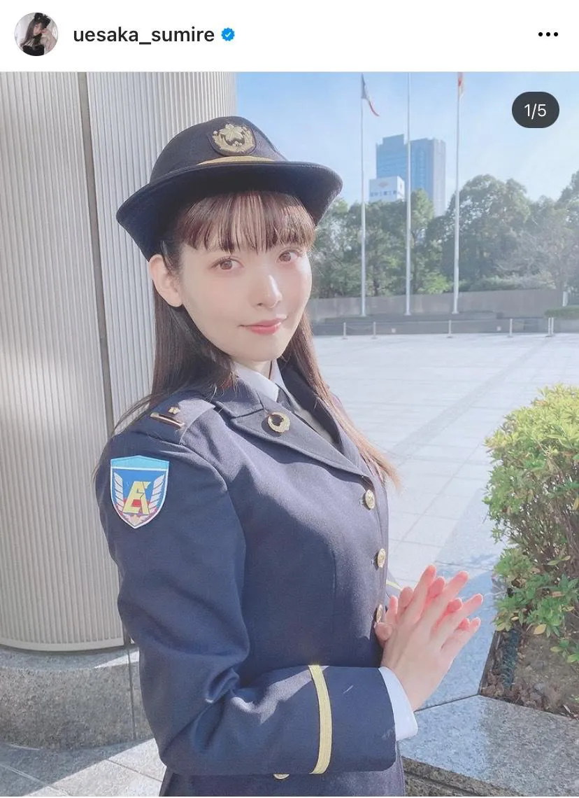 【写真を見る】上坂すみれ、自衛隊制服着用のオフショット