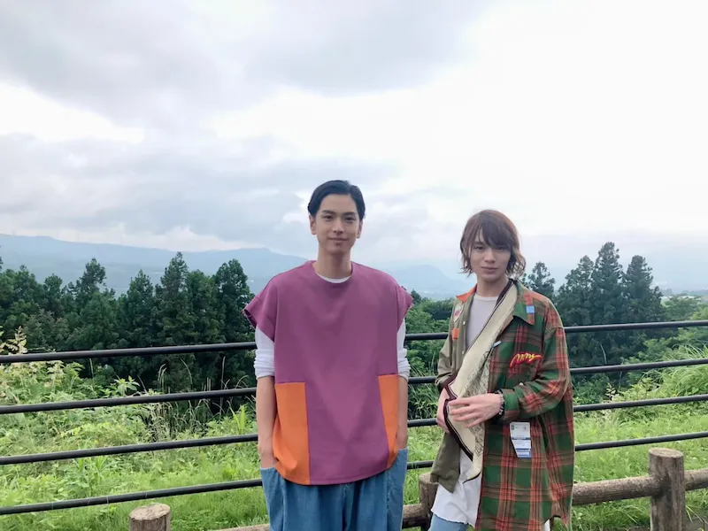 【写真を見る】黒羽麻璃央＆大平峻也のイケメンSHOT！