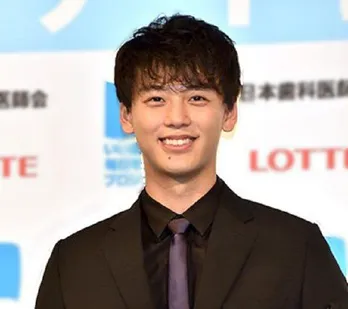 竹内涼真×中条あやみ、まさに美男美女！“お似合いすぎ”な2SHOTに反響殺到＜君と世界が終わる日に＞