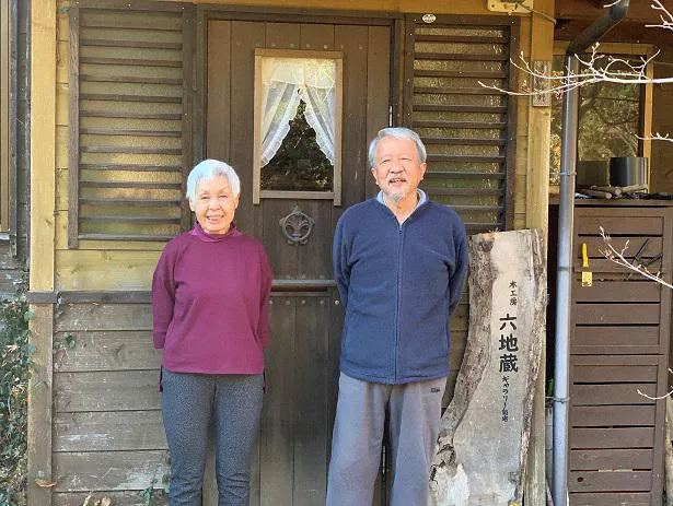 木工教室や田舎体験も行う峰行さんと、それを支える妻の政子さん