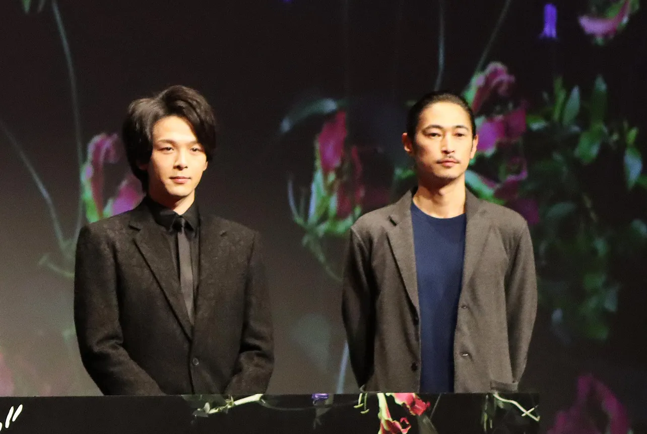 映画「ファーストラヴ」完成報告イベントに登場した中村倫也と窪塚洋介(写真左から)