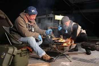 「西村キャンプ場」がゴールデンに初進出! 戦場…ならぬ“キャンプ場”カメラマンと海上キャンプに挑戦<西村キャンプ場>