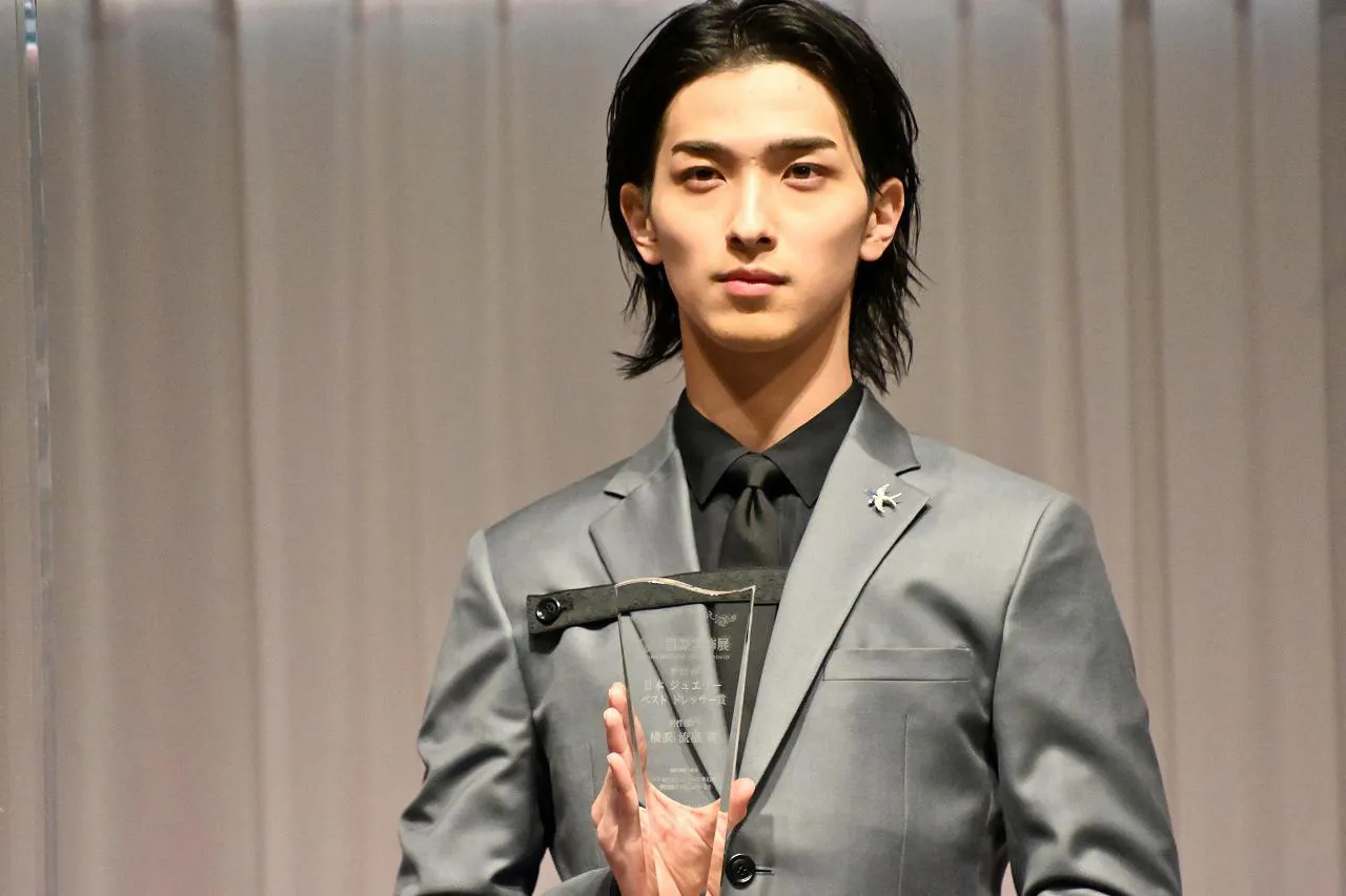 「第32回 日本ジュエリーベストドレッサー賞」表彰式に出席した横浜流星