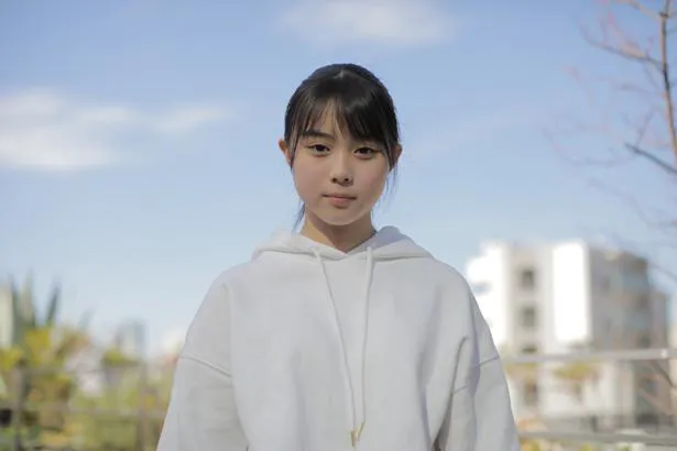 「歌カツ！ ～歌うま中高生応援プロジェクト～」の初代女王・上田桃夏が歌う「奏で続けろよ」のMVが公開された
