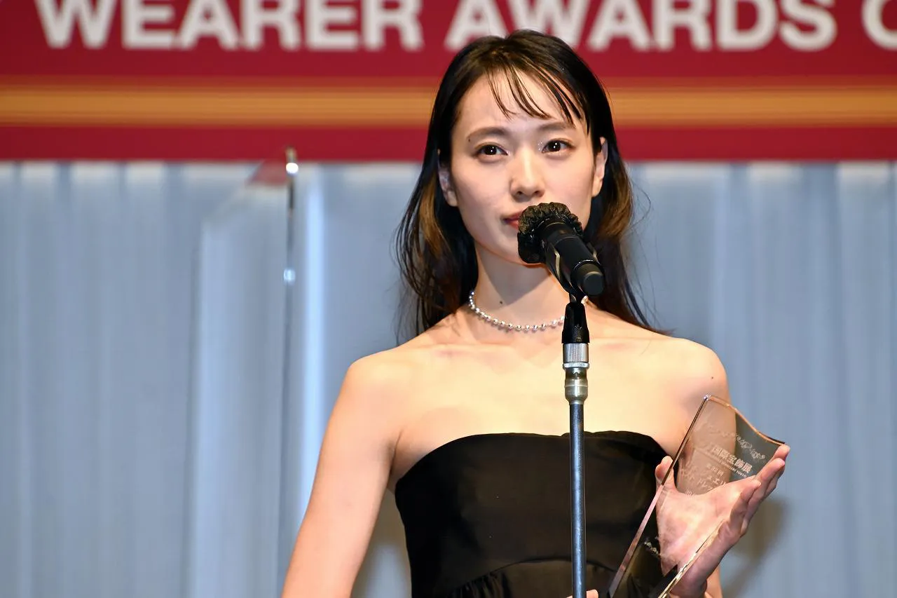 「第32回 日本ジュエリーベストドレッサー賞」表彰式に登場した戸田恵梨香