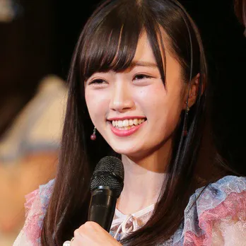 NGT48中井りか、太もも&胸元チラリな“牛コスプレ”公開「セクシーすぎて直視できない」